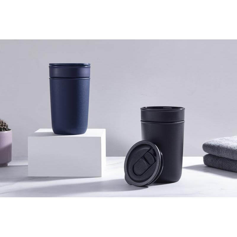 SAVONA - Hans Larsen Premium Ceramic Tumbler With Recycled Protective Sleeve - Blue
